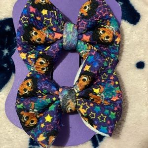 Encantó pigtail bows